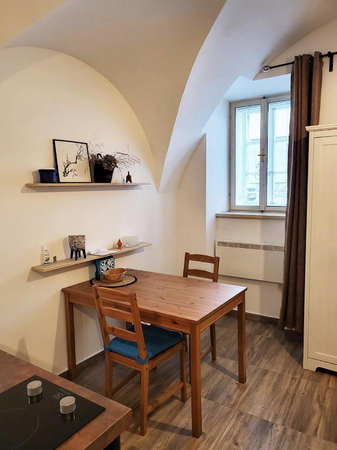 Studio Ian Ljubljana Luaran gambar